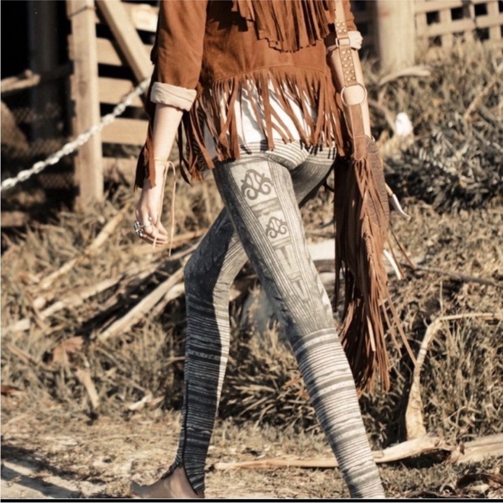 Spell and the Gypsy Collective Naskapi Leggings - Picture 2 of 8